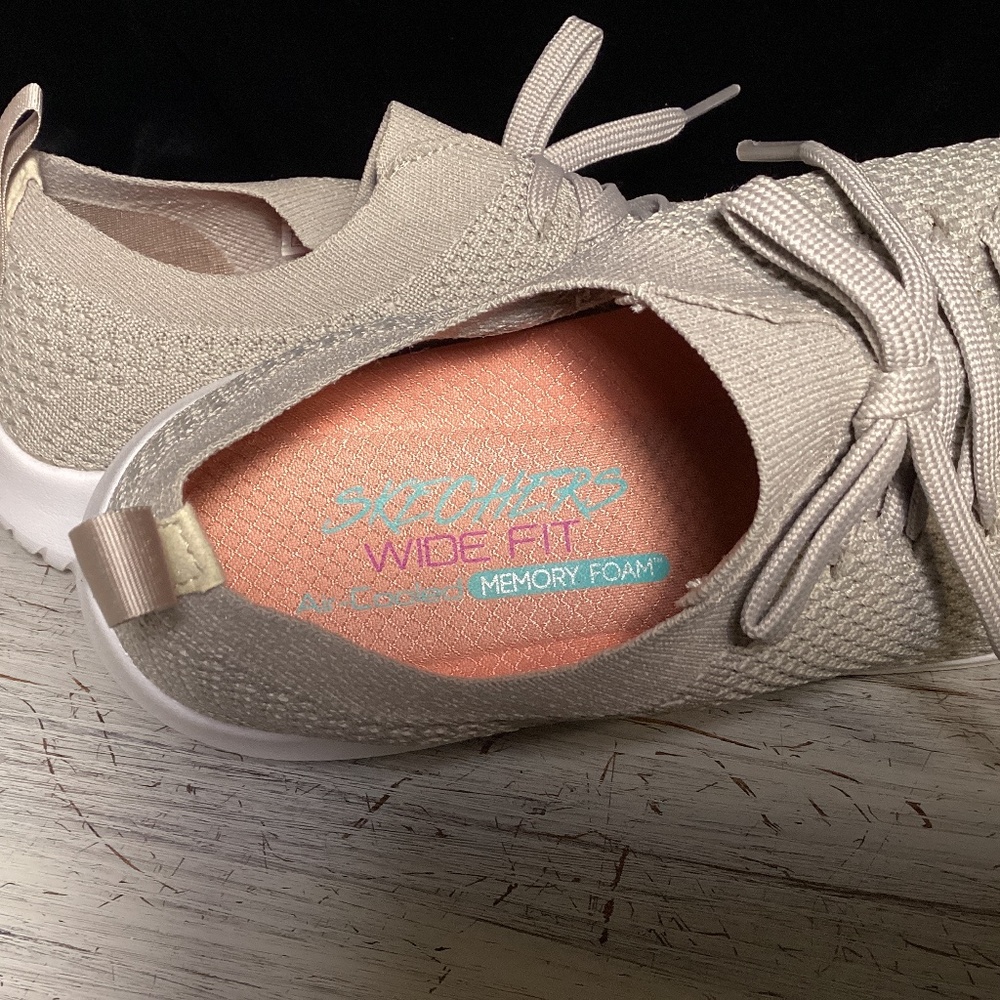 Skechers Women’s Size 7 Memory Foam Air-Cooled Wi… - image 3